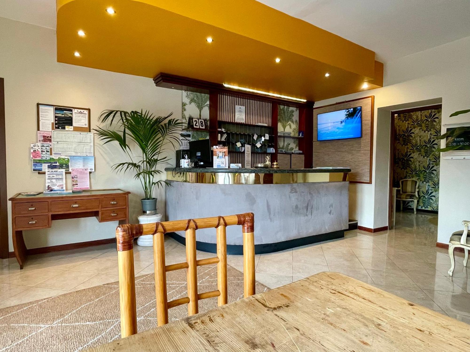 B City Hotel Μπαρντολίνο Εξωτερικό φωτογραφία